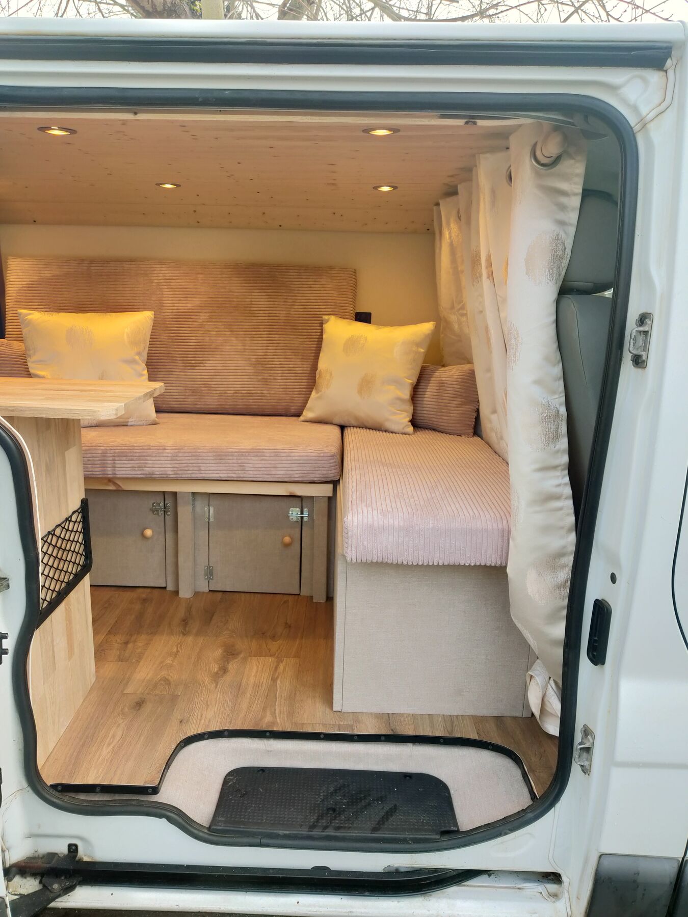 Réalisation d'aménagement sur-mesure Jade Van Life