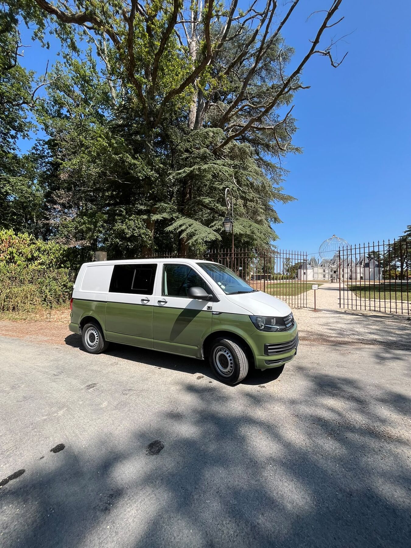 Aperçu d'ambiance vanlife avec toit relevable